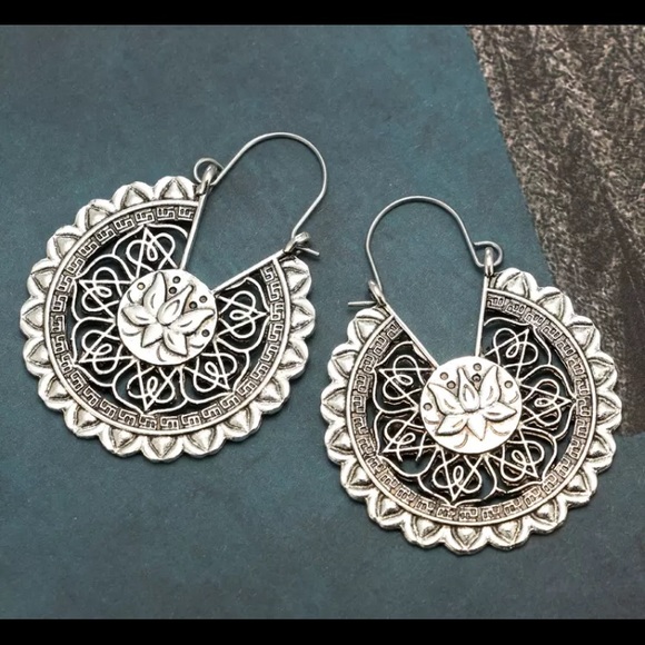🌸 2/$24 “Isla” Lotus Earrings 🌸 - Picture 5 of 5